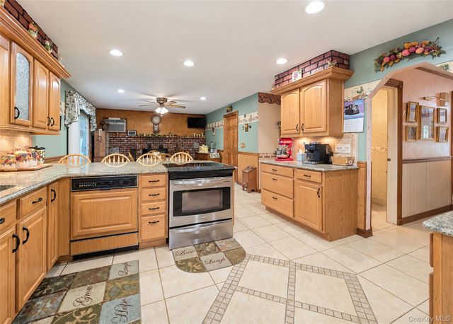 122 Evergreen Avenue, Medford, NY 11763