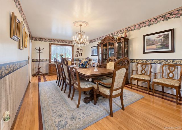 122 Evergreen Avenue, Medford, NY 11763