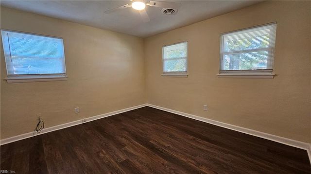 700 Lynch LN, Virginia Beach, VA 23455