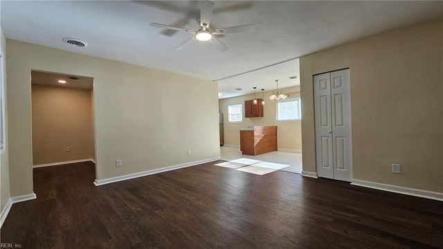 700 Lynch LN, Virginia Beach, VA 23455