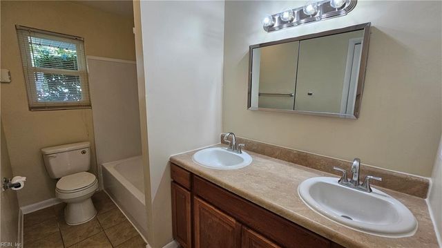 700 Lynch LN, Virginia Beach, VA 23455