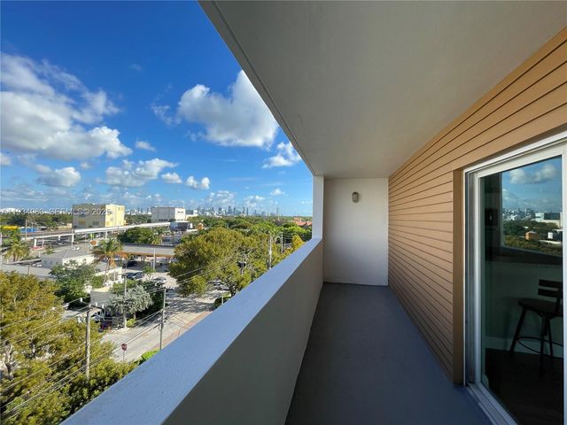 2740 SW 28th Ter 702, Miami, FL 33133