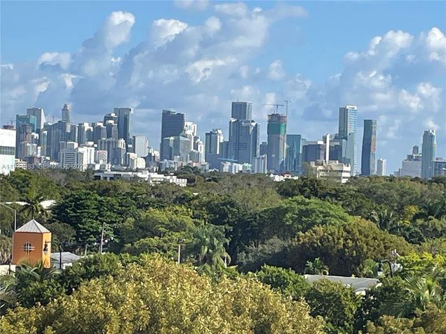 2740 SW 28th Ter 702, Miami, FL 33133