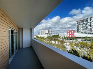 2740 SW 28th Ter 702, Miami, FL 33133