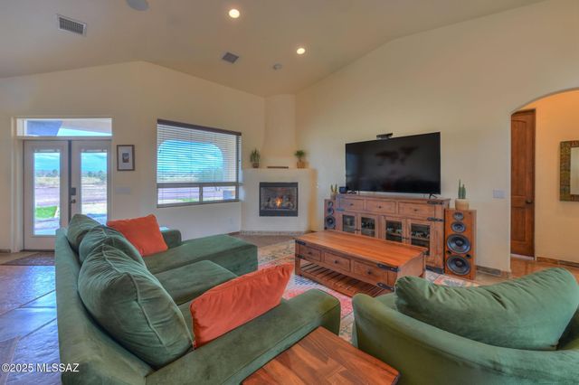 10185 S Bailando Rio, Hereford, AZ 85615