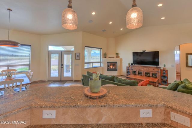 10185 S Bailando Rio, Hereford, AZ 85615