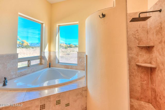 10185 S Bailando Rio, Hereford, AZ 85615