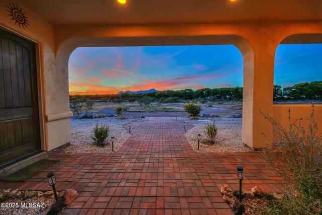 10185 S Bailando Rio, Hereford, AZ 85615