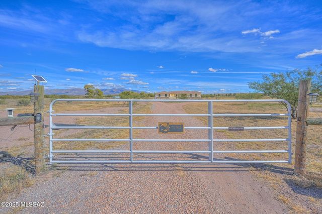10185 S Bailando Rio, Hereford, AZ 85615