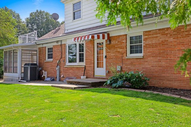 1153 HIGHVIEW LANE, Green Bay, WI 54304