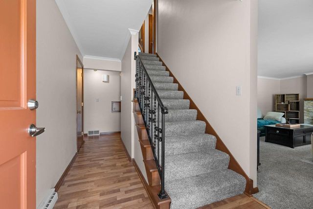 1153 HIGHVIEW LANE, Green Bay, WI 54304