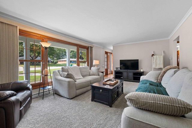 1153 HIGHVIEW LANE, Green Bay, WI 54304