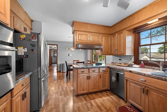 1153 HIGHVIEW LANE, Green Bay, WI 54304