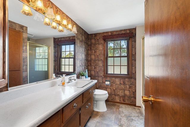 1153 HIGHVIEW LANE, Green Bay, WI 54304