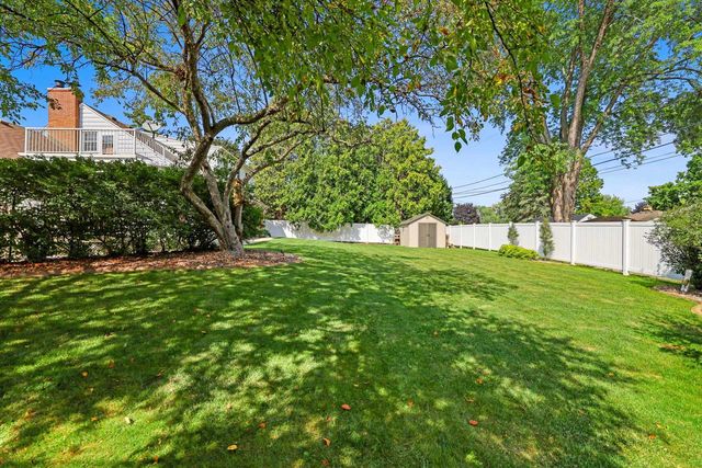 1153 HIGHVIEW LANE, Green Bay, WI 54304