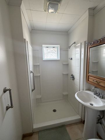 819 Madison Avenue, Dixon, IL 61021