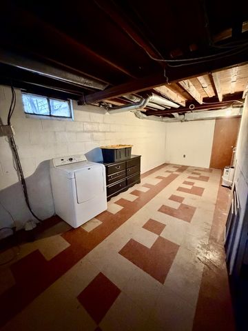 819 Madison Avenue, Dixon, IL 61021