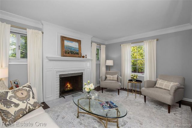 2123 Daintree Avenue, West Bloomfield, MI 48323