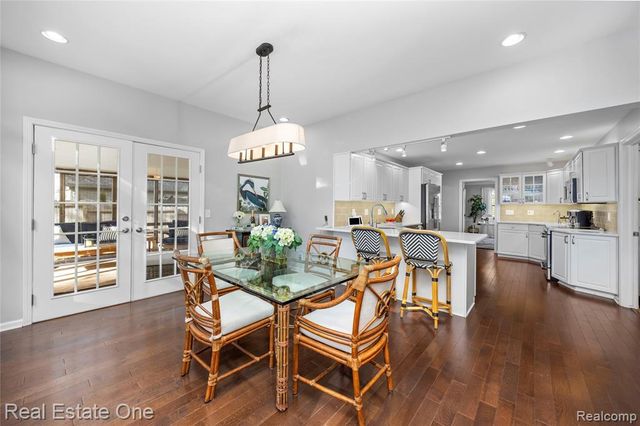 2123 Daintree Avenue, West Bloomfield, MI 48323