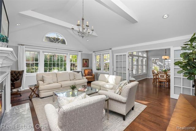 2123 Daintree Avenue, West Bloomfield, MI 48323