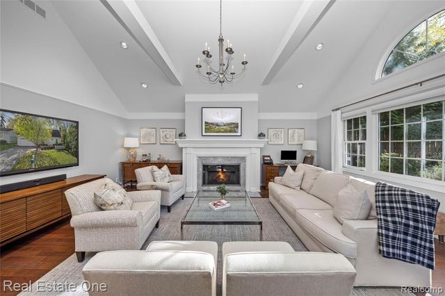 2123 Daintree Avenue, West Bloomfield, MI 48323