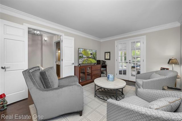 2123 Daintree Avenue, West Bloomfield, MI 48323