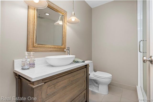 2123 Daintree Avenue, West Bloomfield, MI 48323