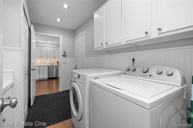 2123 Daintree Avenue, West Bloomfield, MI 48323