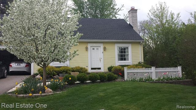 2123 Daintree Avenue, West Bloomfield, MI 48323