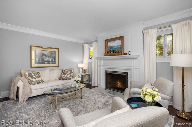 2123 Daintree Avenue, West Bloomfield, MI 48323