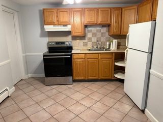 31 Montvale Ave 1, Woburn, MA 01801