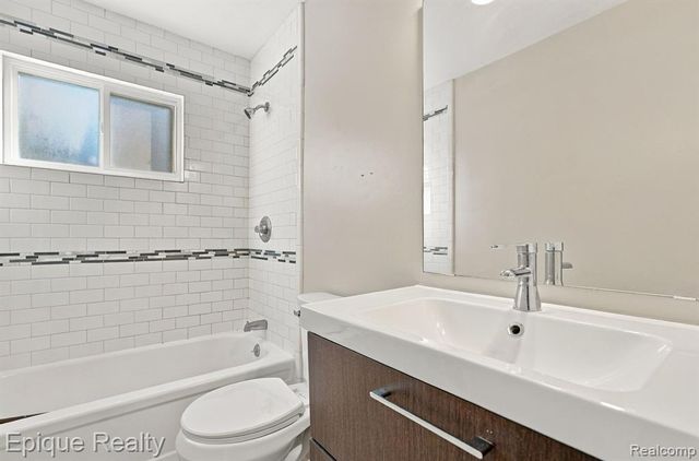 1962 Leitch Road, Ferndale, MI 48220