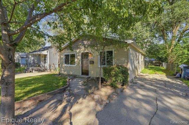 1962 Leitch Road, Ferndale, MI 48220