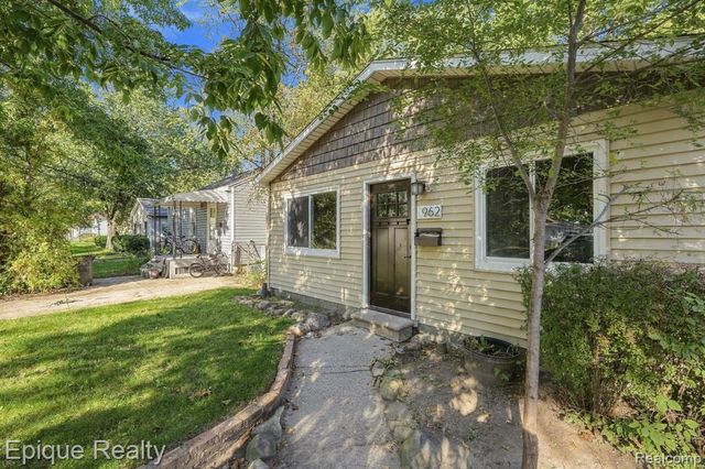 1962 Leitch Road, Ferndale, MI 48220