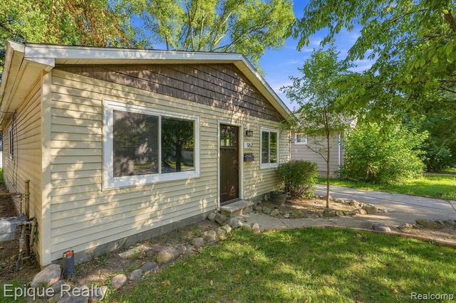 1962 Leitch Road, Ferndale, MI 48220