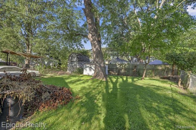 1962 Leitch Road, Ferndale, MI 48220