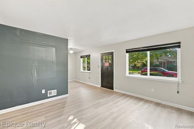 1962 Leitch Road, Ferndale, MI 48220