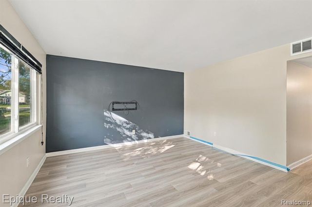 1962 Leitch Road, Ferndale, MI 48220