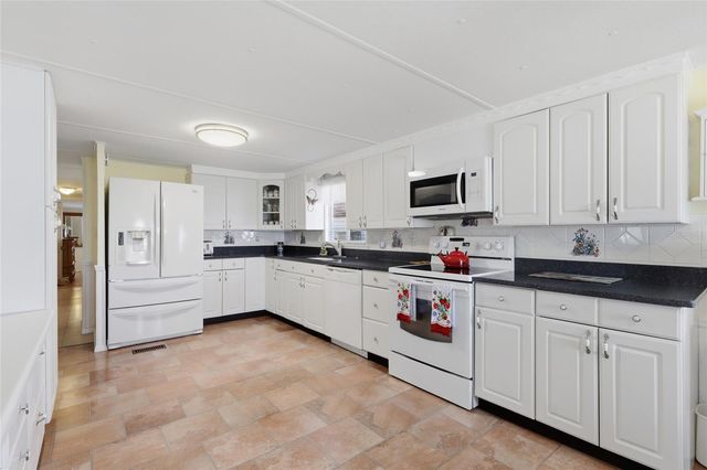 5244 MOHAWK STREET, Zephyrhills, FL 33542