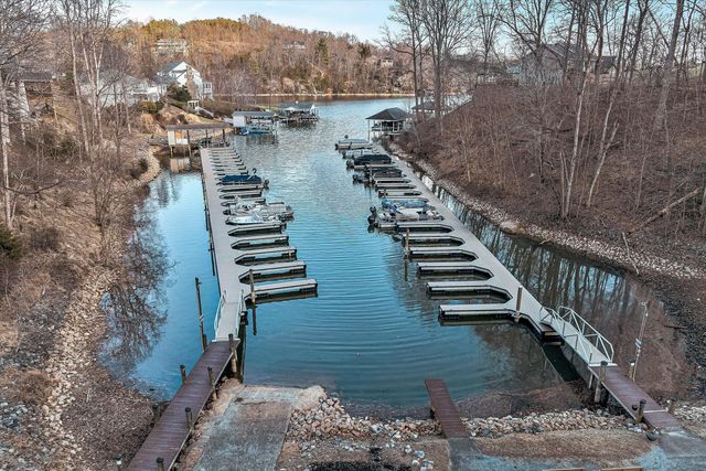 27 Hawthorn TRL, Hardy, VA 24101