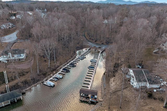 27 Hawthorn TRL, Hardy, VA 24101