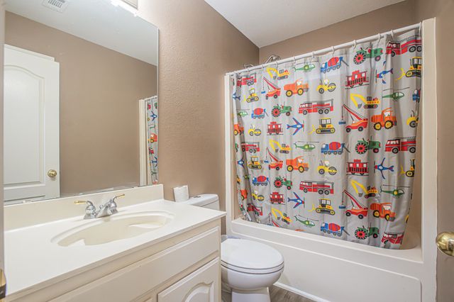 5828 Echo Bluff Drive, Haltom City, TX 76137