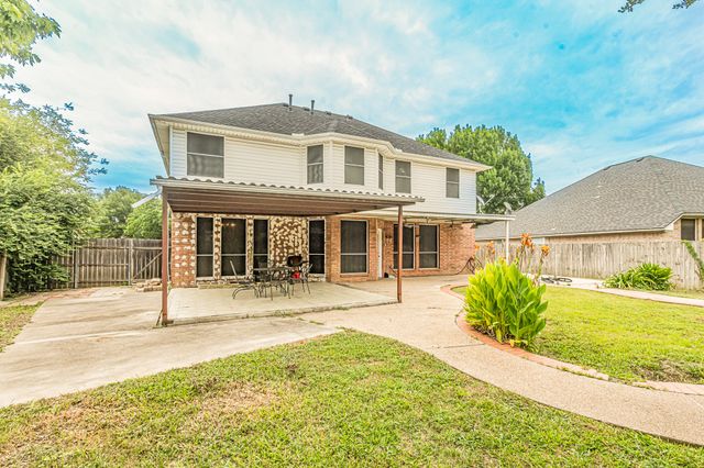 5828 Echo Bluff Drive, Haltom City, TX 76137