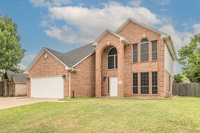 5828 Echo Bluff Drive, Haltom City, TX 76137