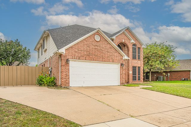 5828 Echo Bluff Drive, Haltom City, TX 76137