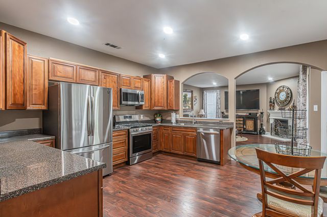 5828 Echo Bluff Drive, Haltom City, TX 76137