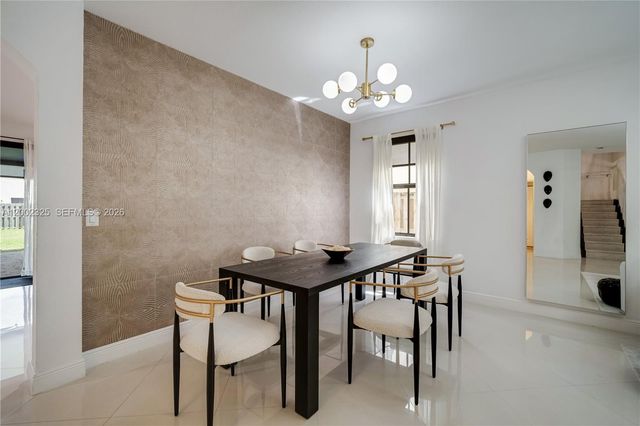 10045 NW 86th Ter, Doral, FL 33178