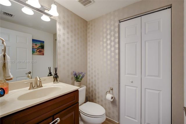 10045 NW 86th Ter, Doral, FL 33178