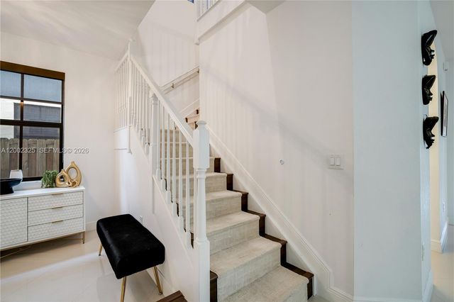 10045 NW 86th Ter, Doral, FL 33178