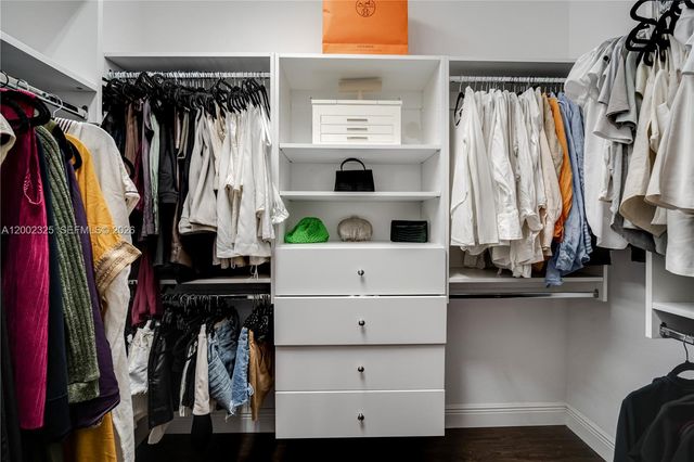 10045 NW 86th Ter, Doral, FL 33178